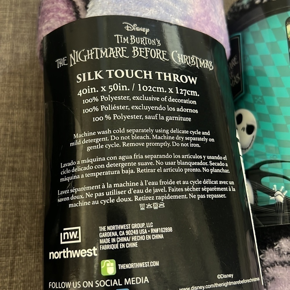 The Nightmare Before Christmas Throw - Picture 4 of 4